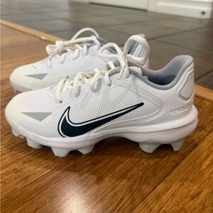 NWOT Nike Kids Force Zoom Trout 8